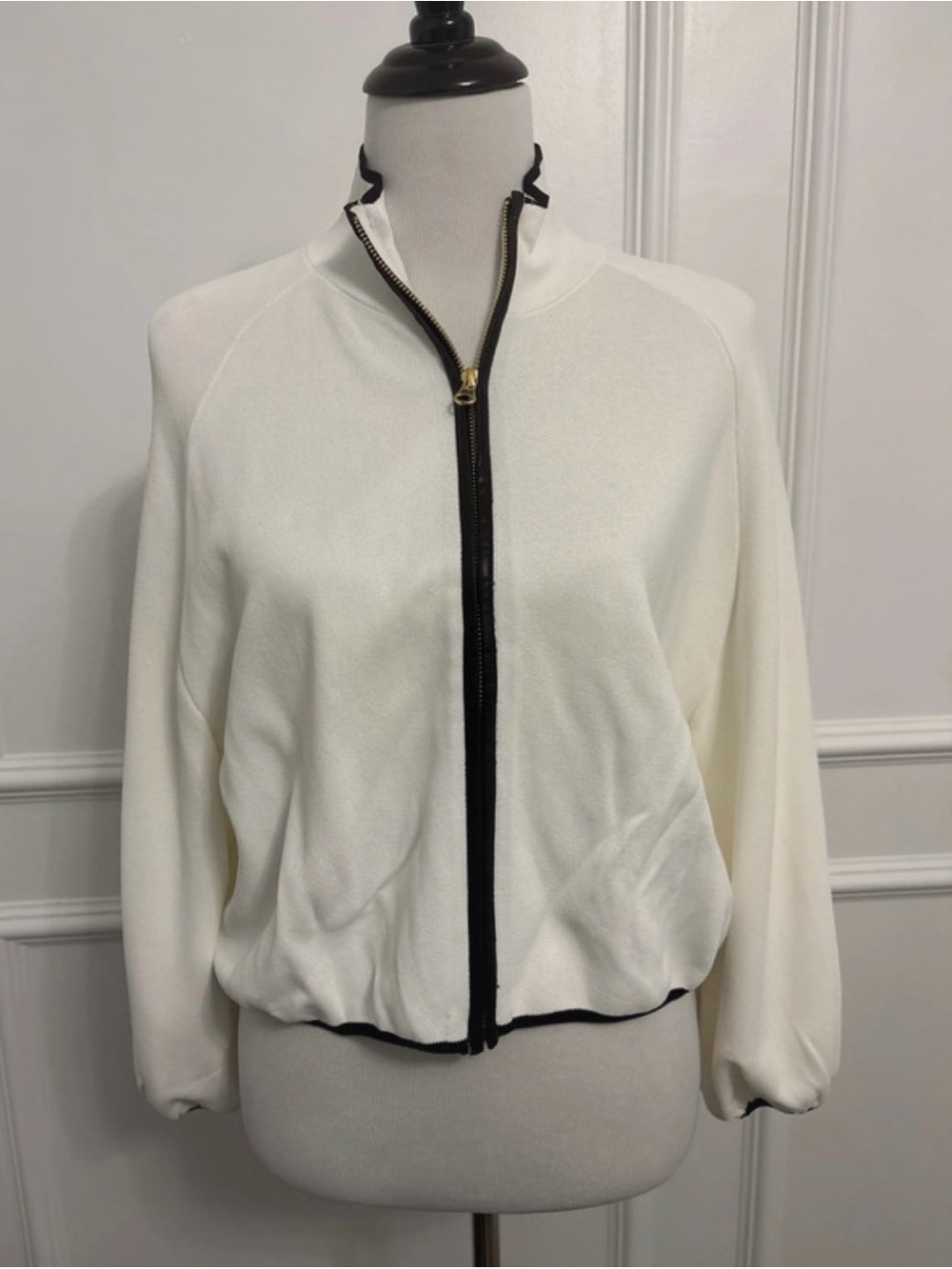 NWOT Aleeza Paris Knit Cardigan